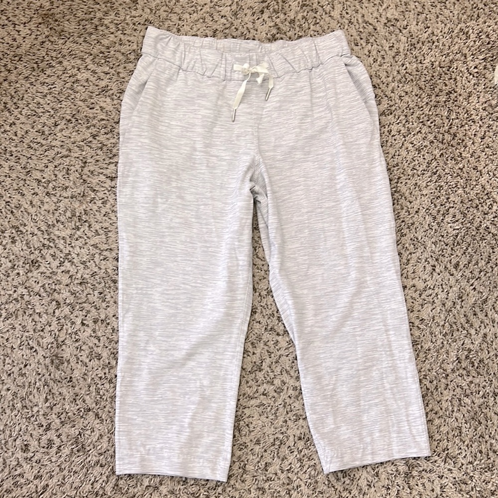 Lululemon Pull-on Midrise Cropped Pant